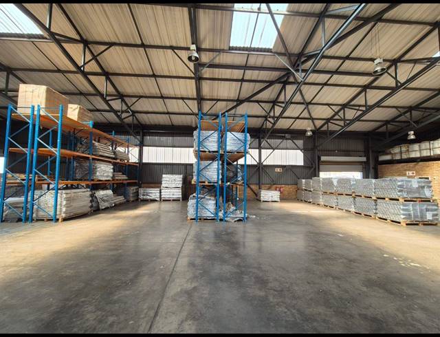 1,586M² WAREHOUSE TO LET IN ROODEKOP